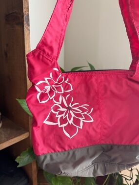 Vintage Columbia Women's Pink Floral Nylon Shoulder Purse